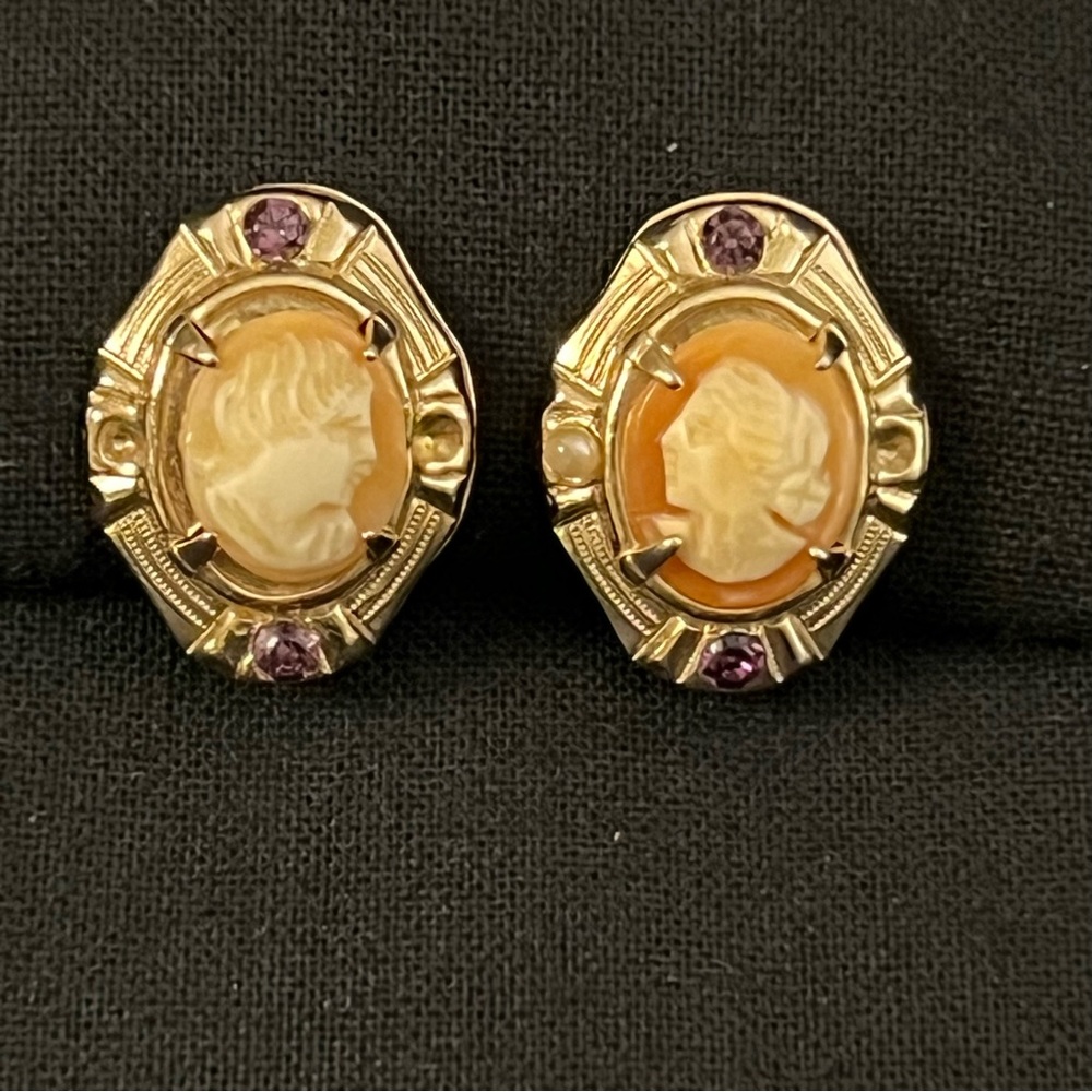 Vintage Cameo Earrings